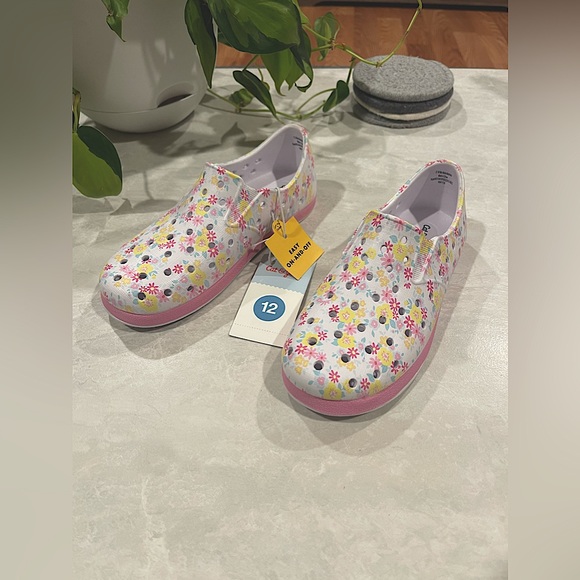 Cat & Jack Other - NWT Cat & Jack Girls Jese Floral Print Slip On Shoes